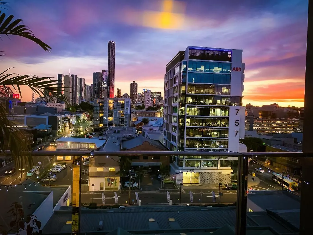 M&A Apartments Brisbane 4*,  Australia